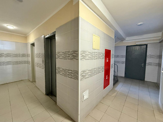 Продам двухкомнатную (2-комн.) квартиру, Лескова ул, 10, Москва г