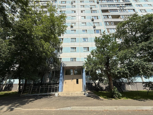 Продам двухкомнатную (2-комн.) квартиру, Лескова ул, 10, Москва г