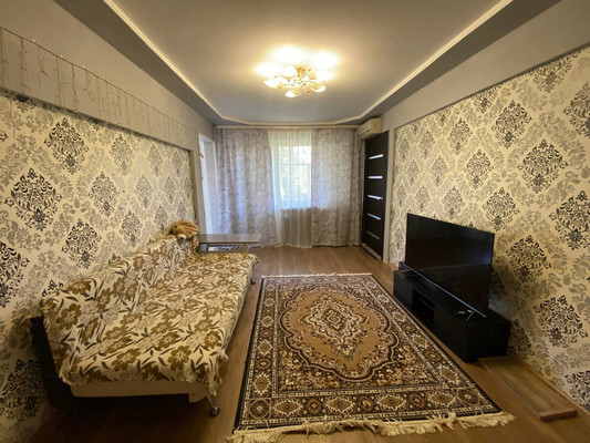 Продам трехкомнатную (3-комн.) квартиру, Пролетарская ул, 7, Воткинск г