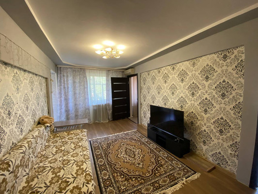 Продам трехкомнатную (3-комн.) квартиру, Пролетарская ул, 7, Воткинск г