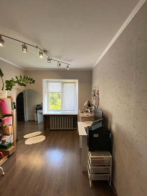 Продам трехкомнатную (3-комн.) квартиру, Пролетарская ул, 7, Воткинск г