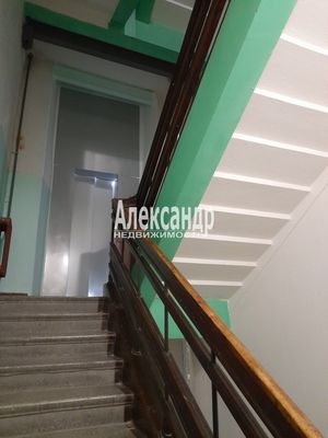 Продам трехкомнатную (3-комн.) квартиру, 27-я В.О. линия, 8, Санкт-Петербург г