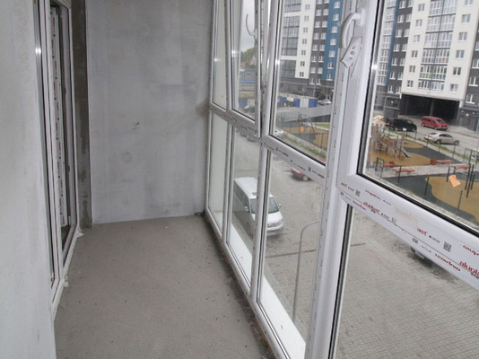 Продам однокомнатную (1-комн.) квартиру, Аллея смелых ул, 204к2, Калининград г