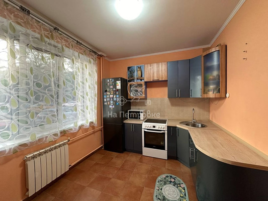 Продам двухкомнатную (2-комн.) квартиру, 7-й Гвардейской Дивизии (Сходня мкр.) ул, 4к1, Химки г