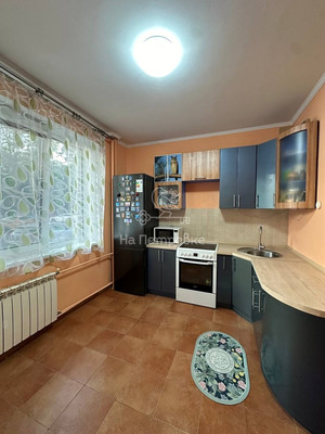Продам двухкомнатную (2-комн.) квартиру, 7-й Гвардейской Дивизии (Сходня мкр.) ул, 4к1, Химки г
