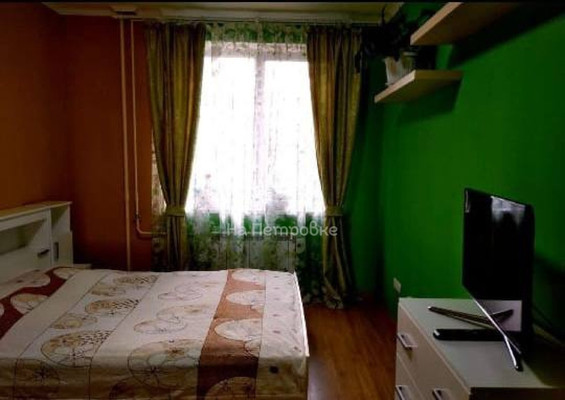 Продам двухкомнатную (2-комн.) квартиру, 7-й Гвардейской Дивизии (Сходня мкр.) ул, 4к1, Химки г