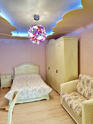 Продам трехкомнатную (3-комн.) квартиру, Вознесенский пр-кт, 20, Санкт-Петербург г