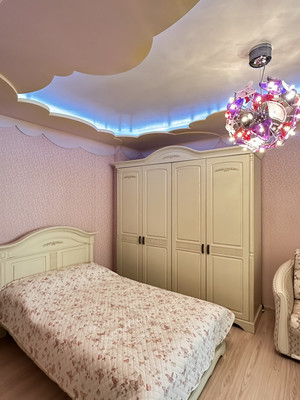Продам трехкомнатную (3-комн.) квартиру, Вознесенский пр-кт, 20, Санкт-Петербург г