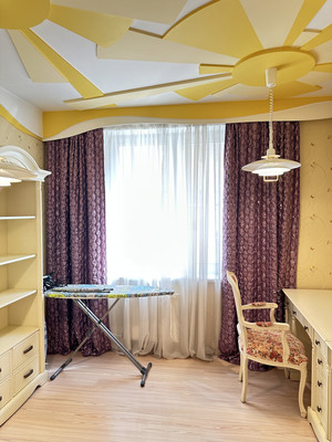 Продам трехкомнатную (3-комн.) квартиру, Вознесенский пр-кт, 20, Санкт-Петербург г