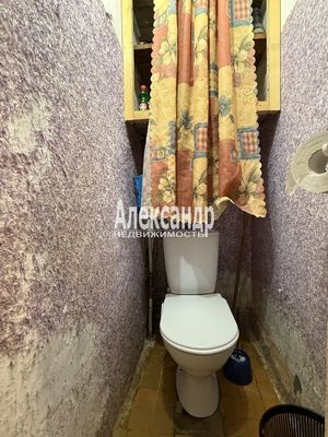Продам трехкомнатную (3-комн.) квартиру, 10, Малое Карлино д