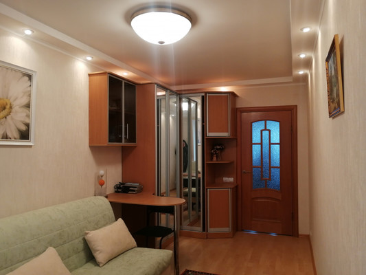 Продам двухкомнатную (2-комн.) квартиру, Депутатская ул, 10, Купанское с