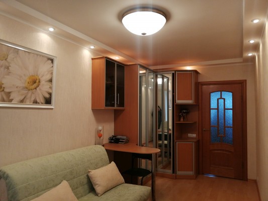 Продам двухкомнатную (2-комн.) квартиру, Депутатская ул, 10, Купанское с