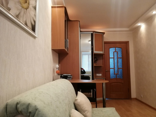 Продам двухкомнатную (2-комн.) квартиру, Депутатская ул, 10, Купанское с