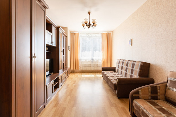 Продам двухкомнатную (2-комн.) квартиру, Адмирала Лазарева ул, 63, Москва г