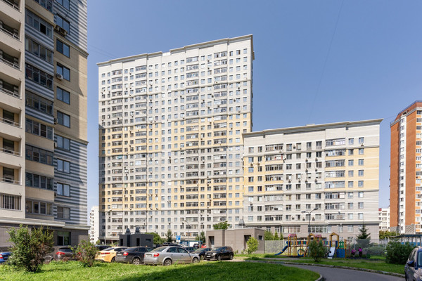 Продам двухкомнатную (2-комн.) квартиру, Адмирала Лазарева ул, 63, Москва г