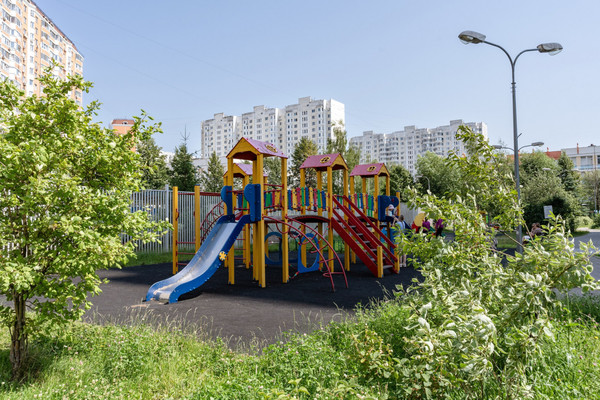 Продам двухкомнатную (2-комн.) квартиру, Адмирала Лазарева ул, 63, Москва г