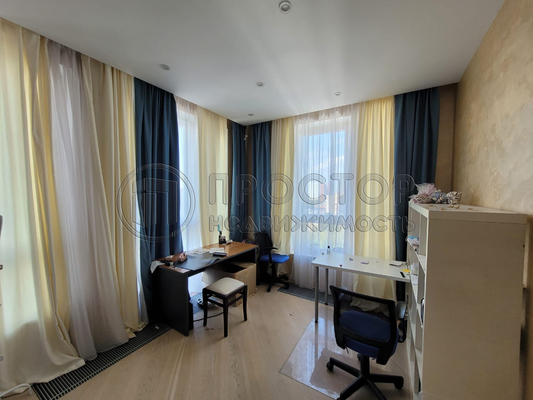 Продам трехкомнатную (3-комн.) квартиру, Адмирала Макарова ул, 6Бк2, Москва г