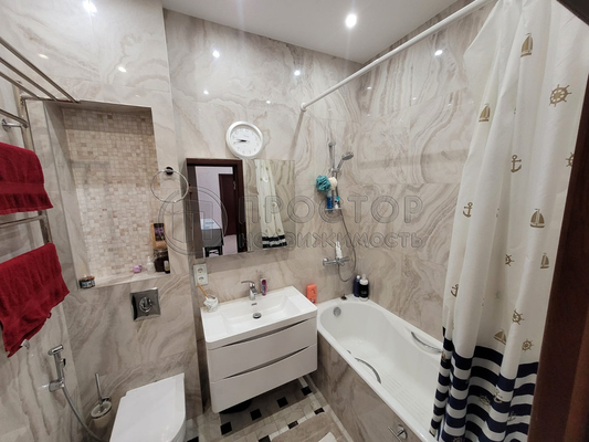 Продам трехкомнатную (3-комн.) квартиру, Адмирала Макарова ул, 6Бк2, Москва г
