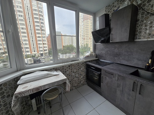 Продам двухкомнатную (2-комн.) квартиру, Гагарина пр-кт, 15/8, Люберцы г
