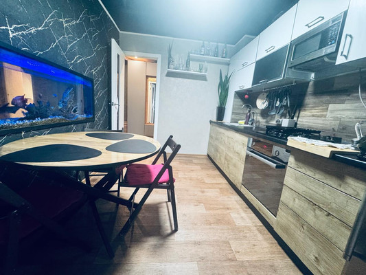 Продам трехкомнатную (3-комн.) квартиру, Энтузиастов ул, 46, Волгодонск г