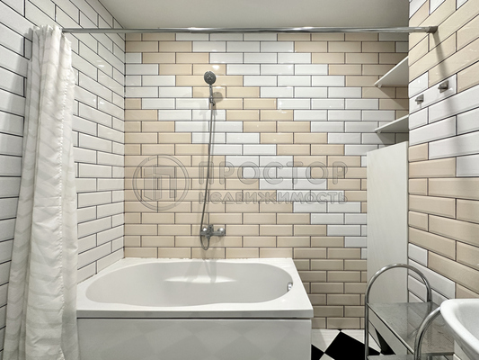 Продам трехкомнатную (3-комн.) квартиру, Новодмитровская ул, 2к6, Москва г