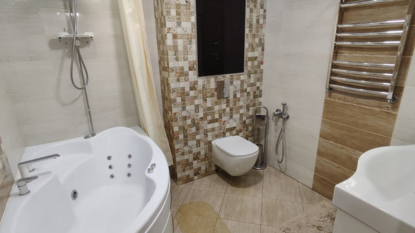 Продам трехкомнатную (3-комн.) квартиру, Мира ул, 40а, Пенза г