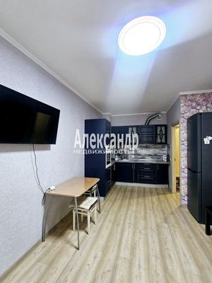 Продам однокомнатную (1-комн.) квартиру, Воронцовский б-р, 14к1, Мурино п
