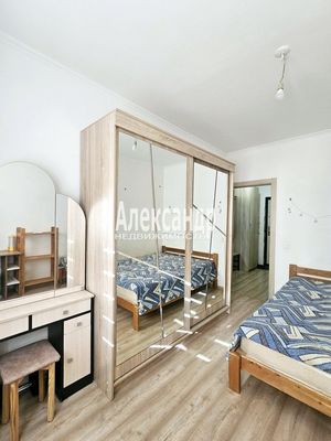 Продам однокомнатную (1-комн.) квартиру, Воронцовский б-р, 14к1, Мурино п