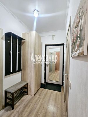 Продам однокомнатную (1-комн.) квартиру, Воронцовский б-р, 14к1, Мурино п