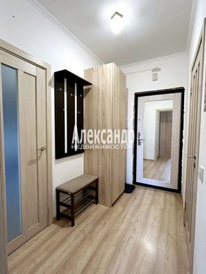 Продам однокомнатную (1-комн.) квартиру, Воронцовский б-р, 14к1, Мурино п