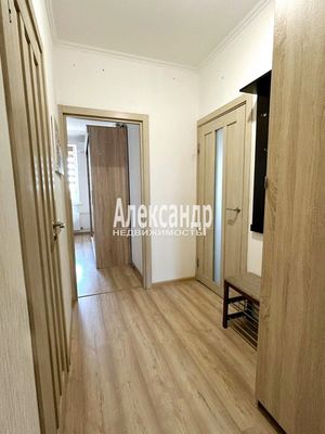 Продам однокомнатную (1-комн.) квартиру, Воронцовский б-р, 14к1, Мурино п
