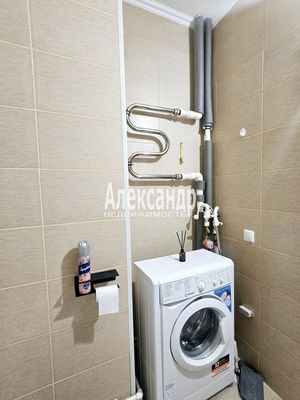 Продам однокомнатную (1-комн.) квартиру, Воронцовский б-р, 14к1, Мурино п
