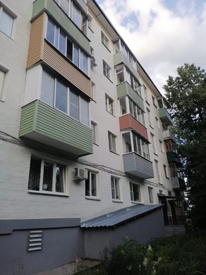 Продам трехкомнатную (3-комн.) квартиру, Героев Алексинцев ул, 17, Алексин г