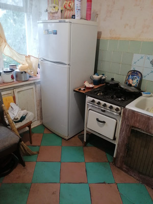 Продам трехкомнатную (3-комн.) квартиру, Героев Алексинцев ул, 17, Алексин г