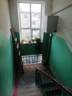 Продам трехкомнатную (3-комн.) квартиру, Героев Алексинцев ул, 17, Алексин г