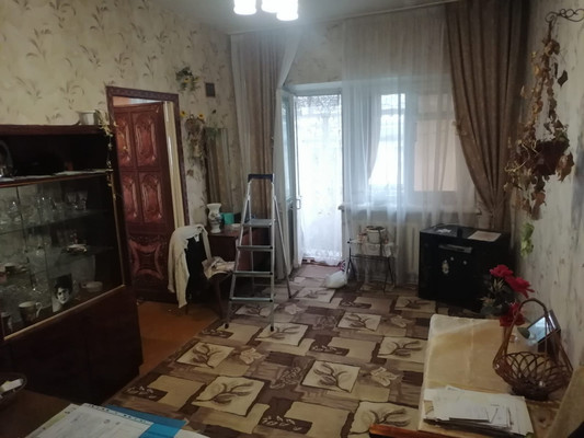 Продам трехкомнатную (3-комн.) квартиру, Героев Алексинцев ул, 17, Алексин г