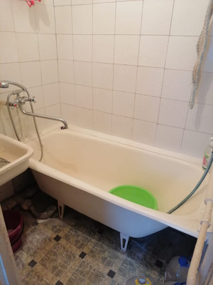 Продам трехкомнатную (3-комн.) квартиру, Героев Алексинцев ул, 17, Алексин г