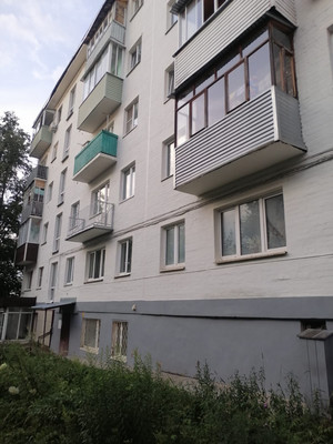 Продам трехкомнатную (3-комн.) квартиру, Героев Алексинцев ул, 17, Алексин г