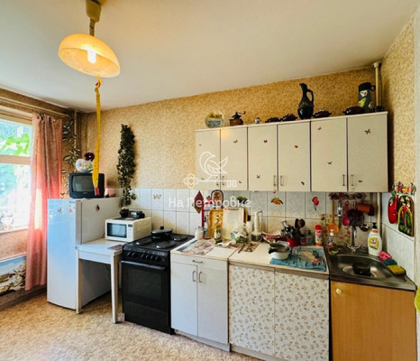 Продам комнату в 2-комн. квартире, Сколковское ш, 32к2, Москва г