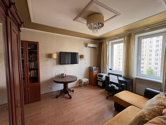 Продам однокомнатную (1-комн.) квартиру, Дмитровка Б. ул, 4к1, Москва г