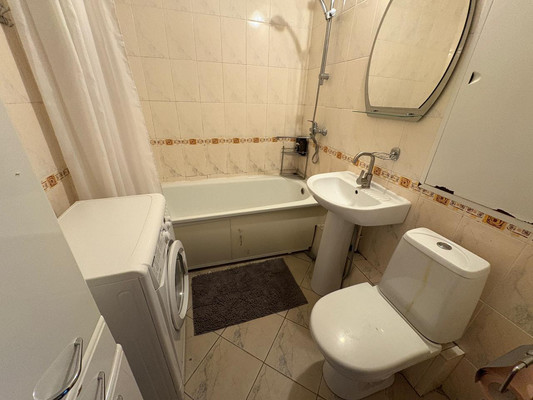 Продам однокомнатную (1-комн.) квартиру, Дмитровка Б. ул, 4к1, Москва г
