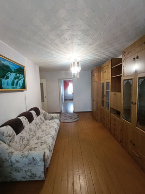 Продам трехкомнатную (3-комн.) квартиру, 8-е Марта ул, 20, Ишим г