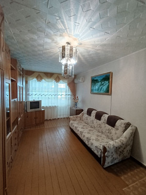 Продам трехкомнатную (3-комн.) квартиру, 8-е Марта ул, 20, Ишим г