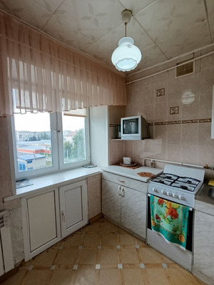Продам трехкомнатную (3-комн.) квартиру, 8-е Марта ул, 20, Ишим г
