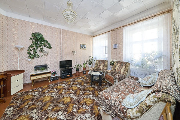 Продам 4-комн. в 6-комн. квартире, Глинки ул, 1, Санкт-Петербург г