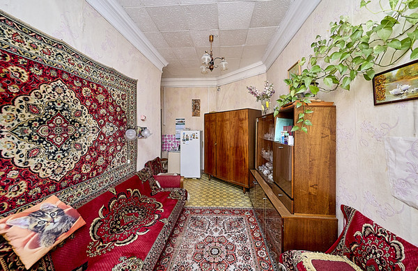Продам 4-комн. в 6-комн. квартире, Глинки ул, 1, Санкт-Петербург г