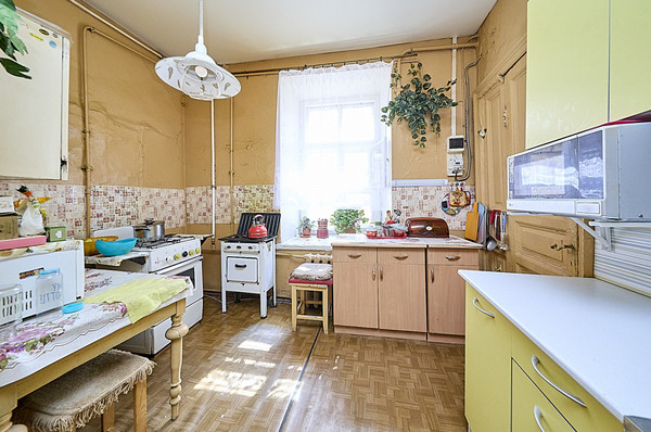 Продам 4-комн. в 6-комн. квартире, Глинки ул, 1, Санкт-Петербург г