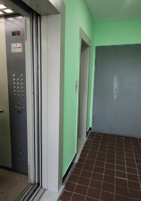 Продам двухкомнатную (2-комн.) квартиру, Кантемировская ул, 4к3, Москва г