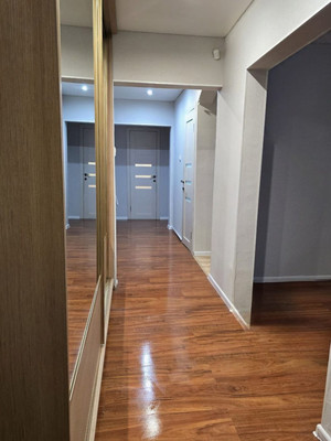 Продам трехкомнатную (3-комн.) квартиру, Шмидта ул, 40, Иркутск г
