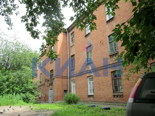 Продам трехкомнатную (3-комн.) квартиру, Малиновского ул, 8, Красноярск г